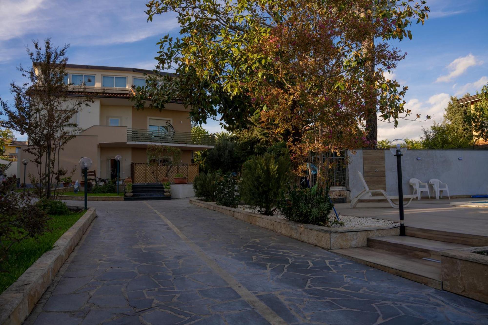 Casa Vacanze Le Pernici Николози Экстерьер фото
