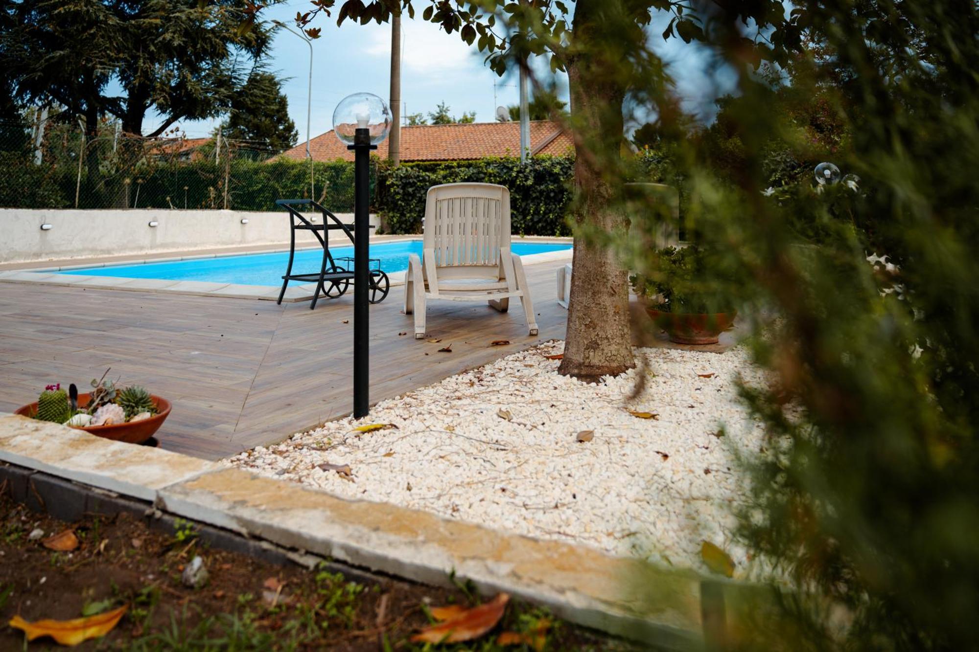 Casa Vacanze Le Pernici Николози Экстерьер фото